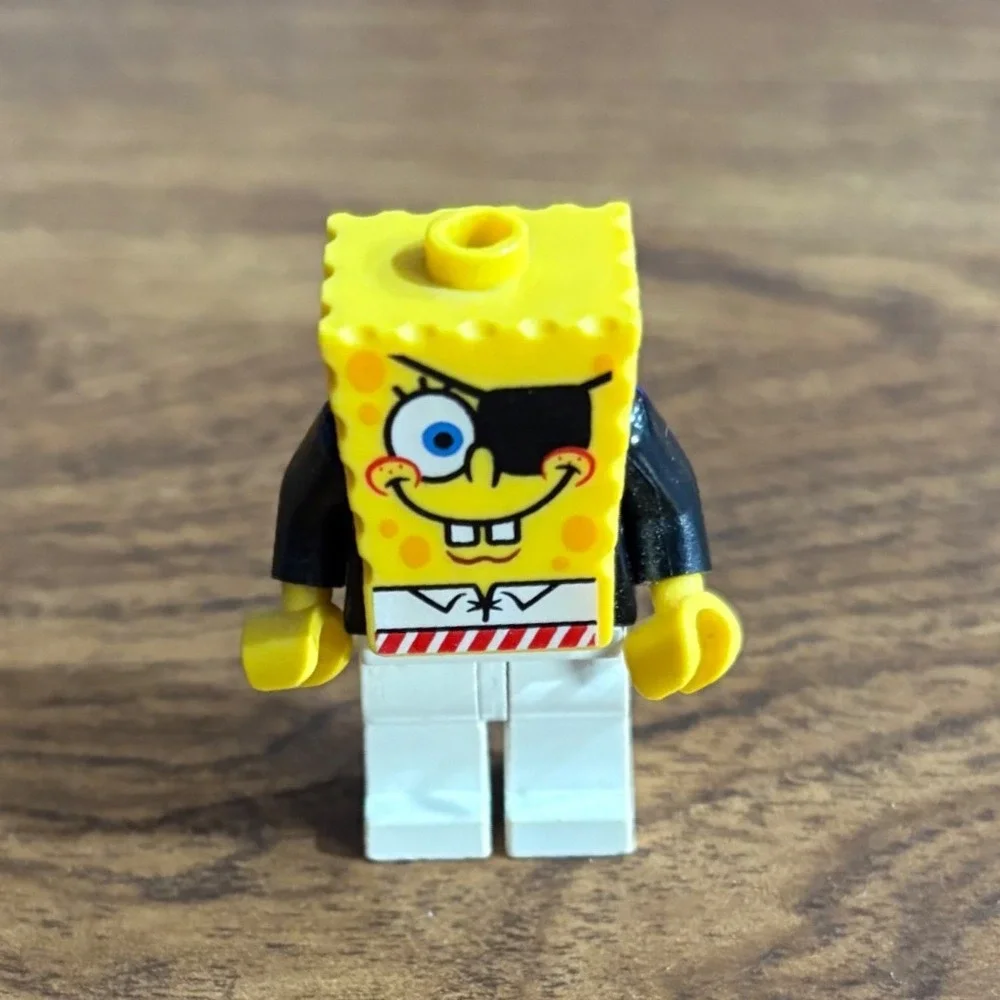 LEGO SpongeBob SquarePants Tuxedo Minifigure with Eye Patch bob010 and Clam